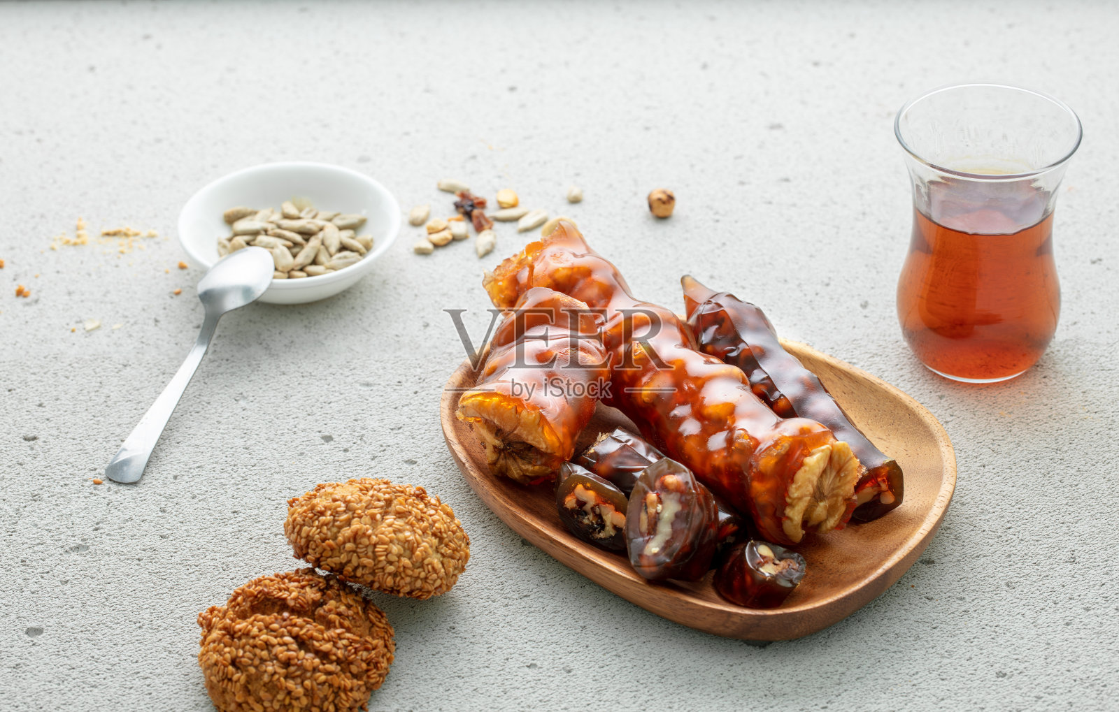 土耳其早餐：红肠和土耳其软糖照片摄影图片