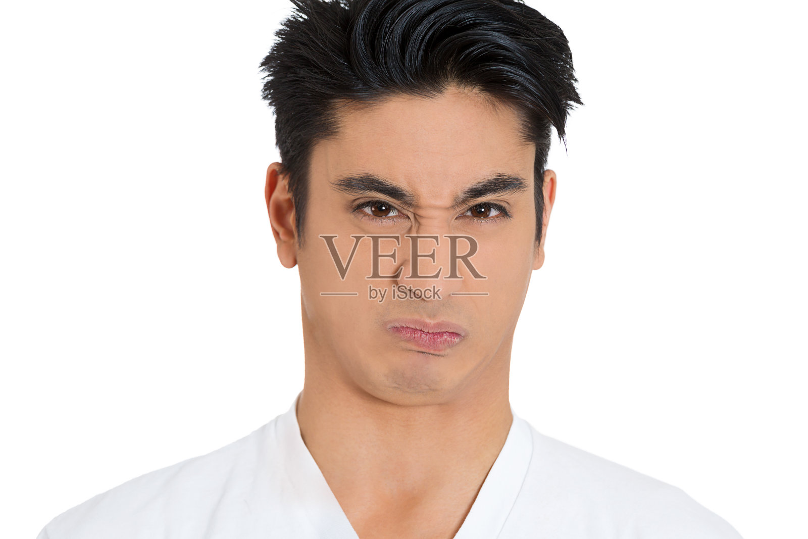 一个厌恶、烦恼的人的肖像照片摄影图片