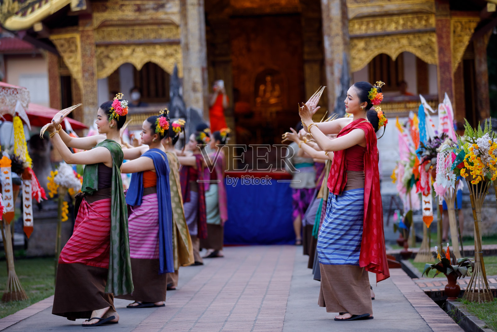 2024年宋干节(泰国新年)在泰国清迈。照片摄影图片