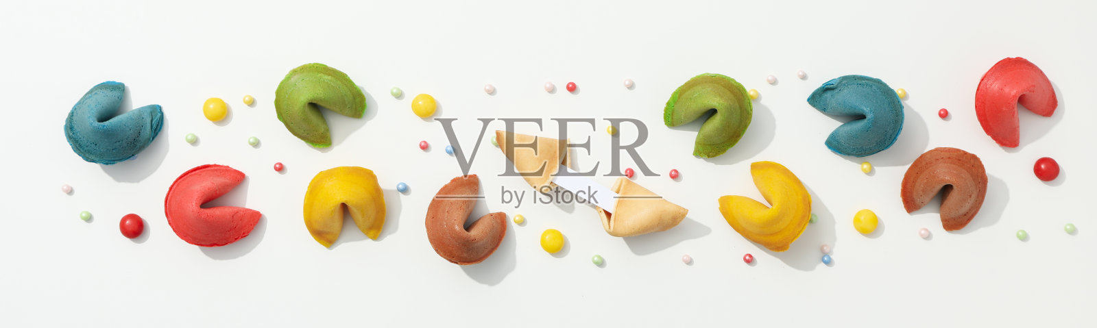 中国幸运饼干，上面有预言词照片摄影图片