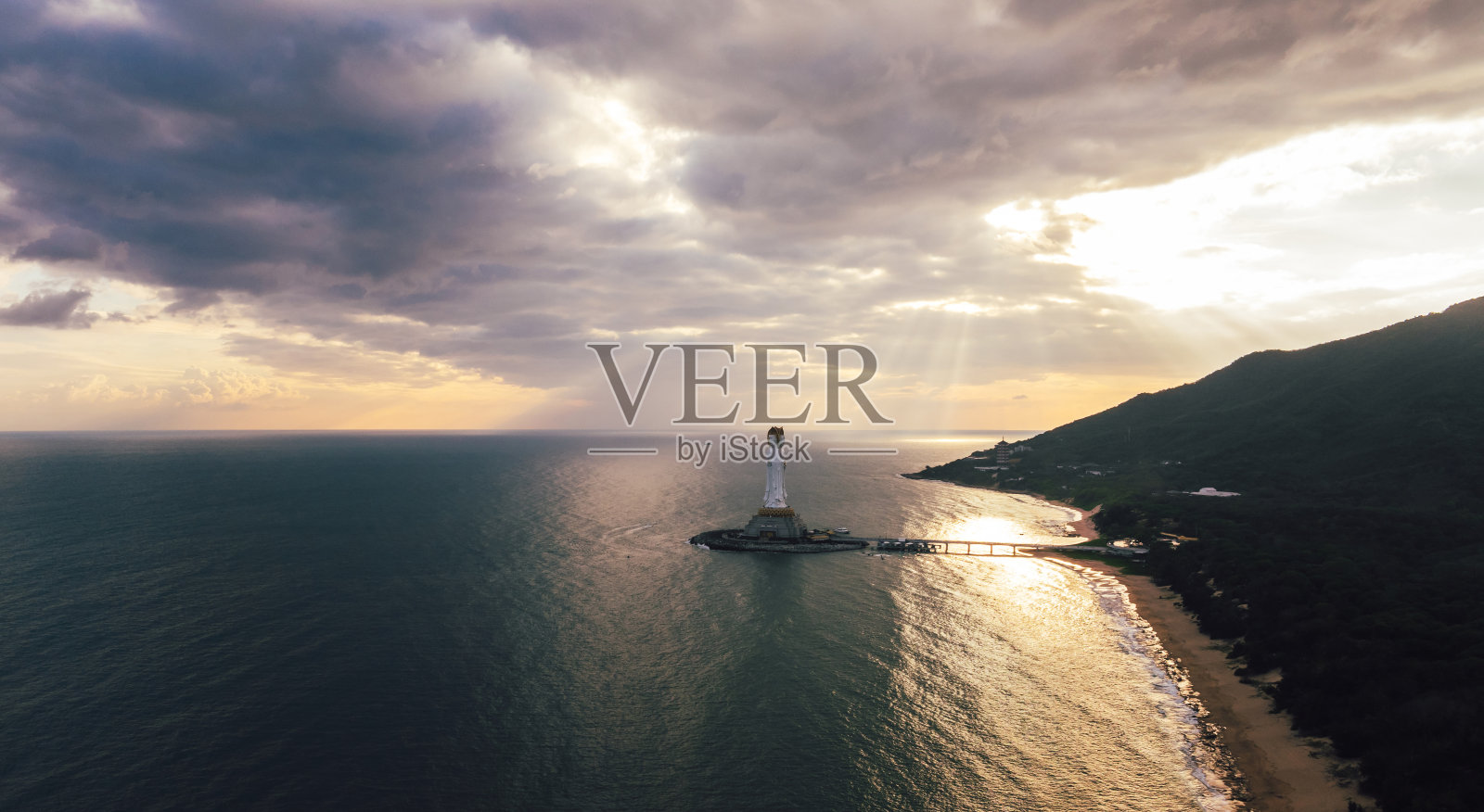 中国海南岛南山寺海边的观音像照片摄影图片