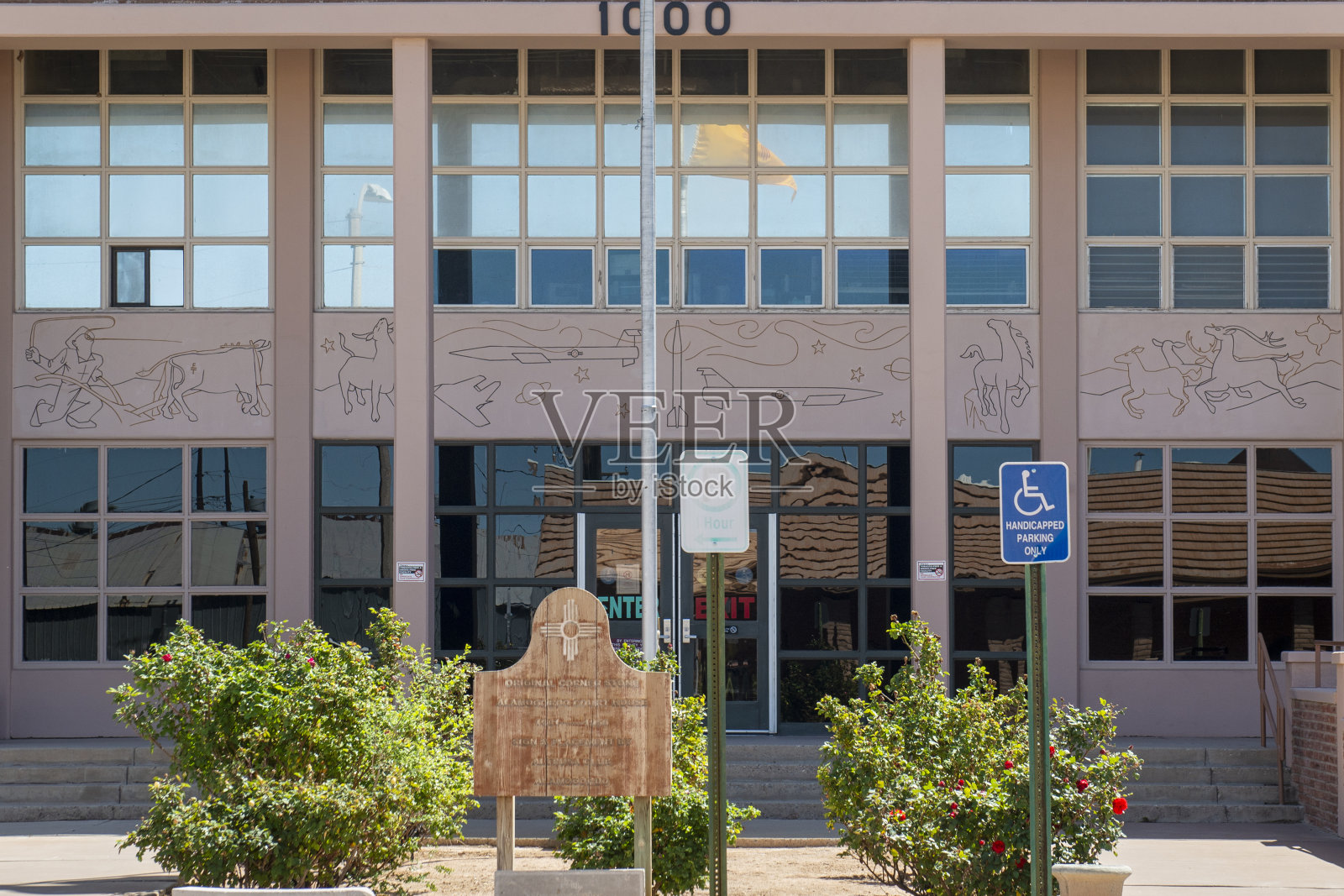 奥特罗县法院位于新墨西哥州阿拉马多市中心照片摄影图片