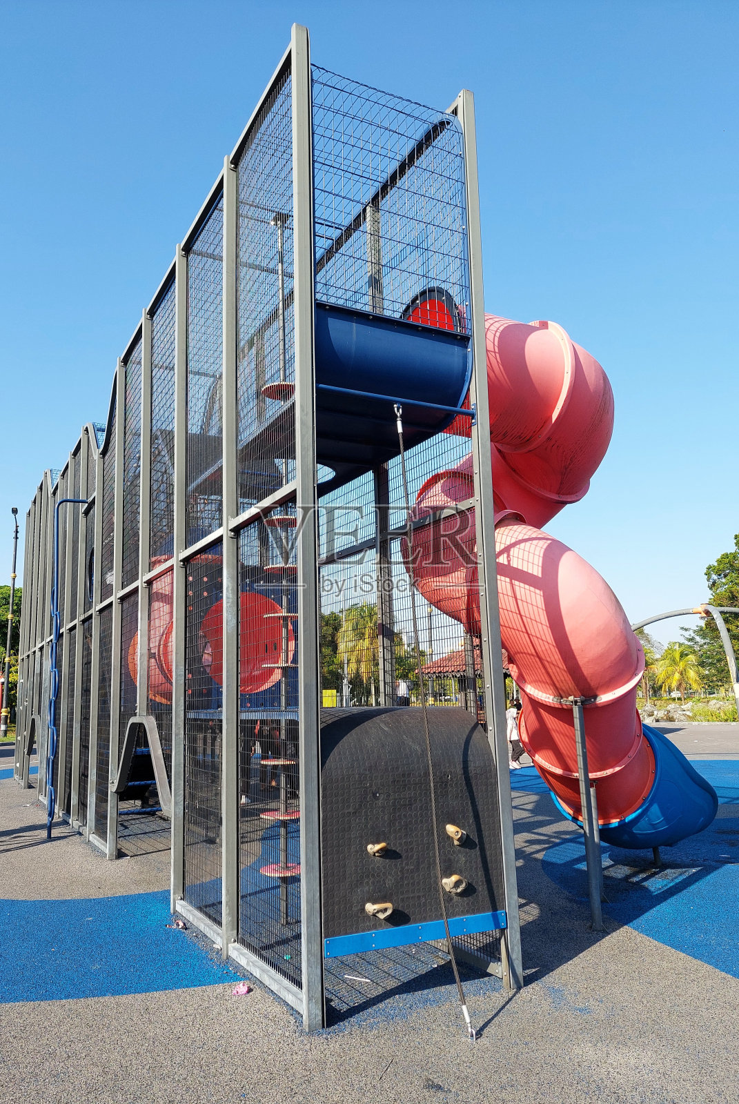 滑梯及攀爬游乐场照片摄影图片