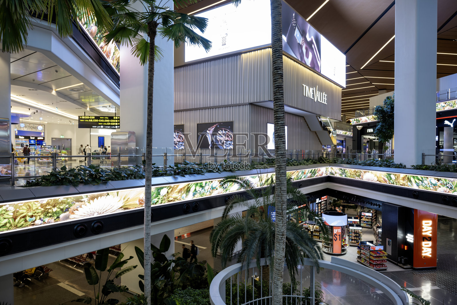 哈马德国际机场果园休息室免税店照片摄影图片