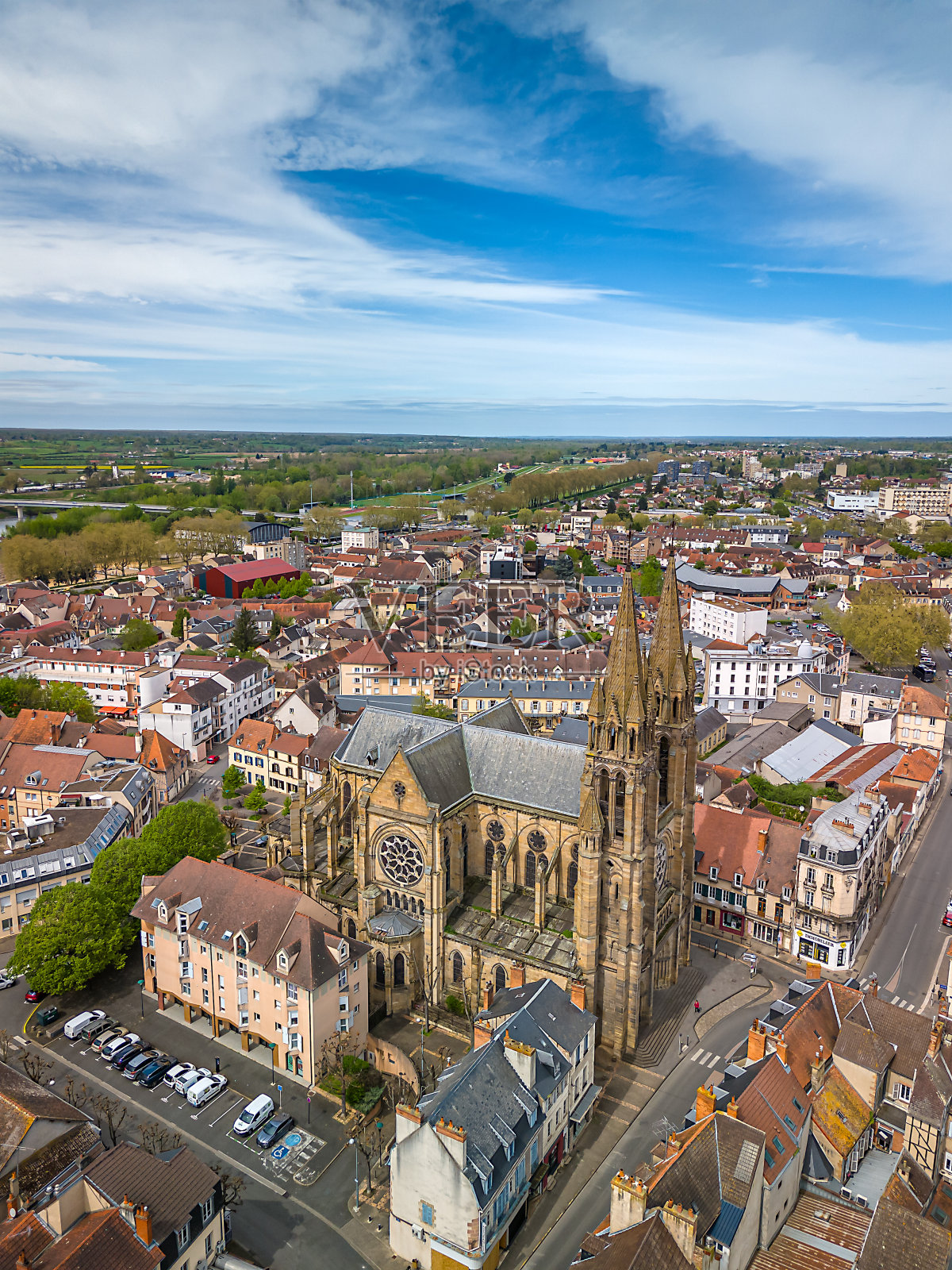 法国中部阿列的穆兰鸟瞰图照片摄影图片