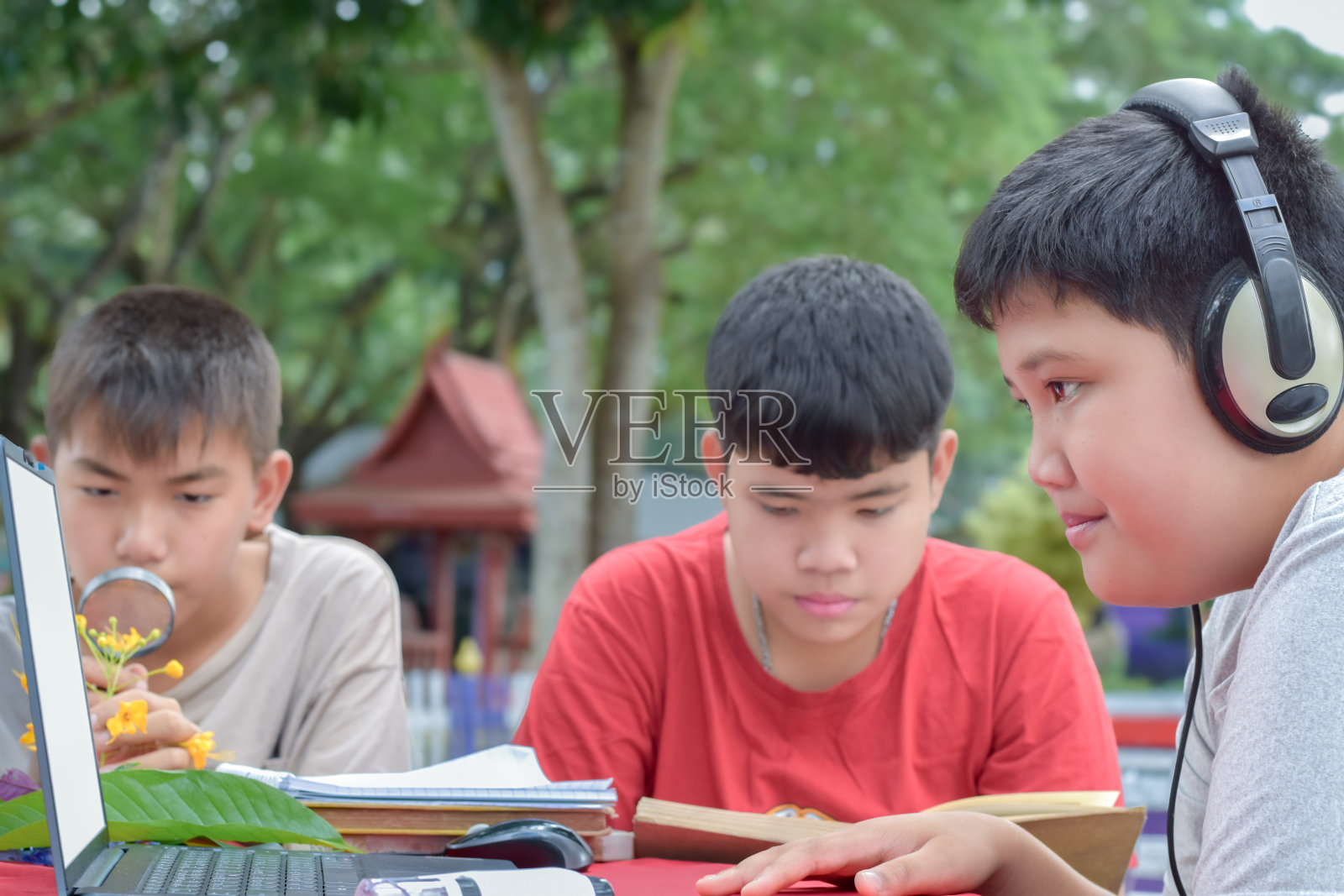 亚洲男孩生活方式照片摄影图片