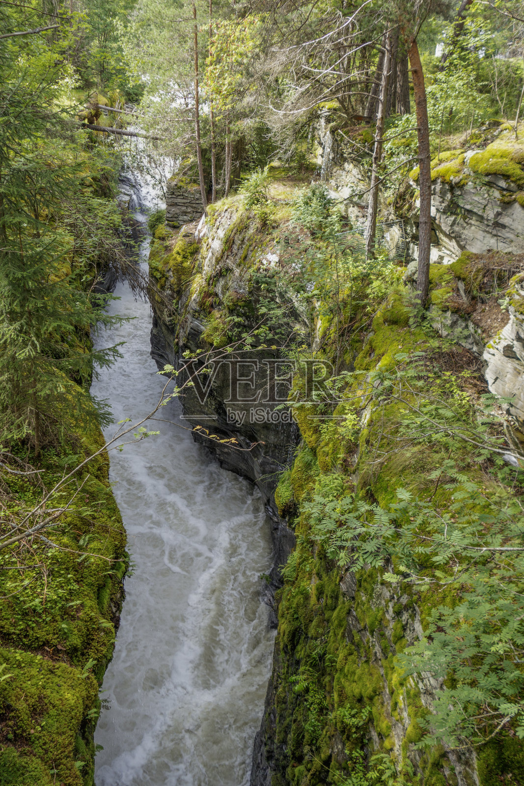 挪威的风景和河流照片摄影图片