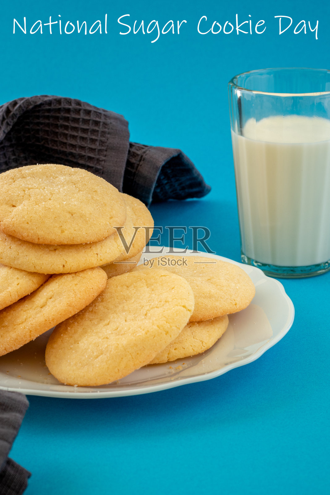 木桌上美味的糖饼干，特写照片摄影图片