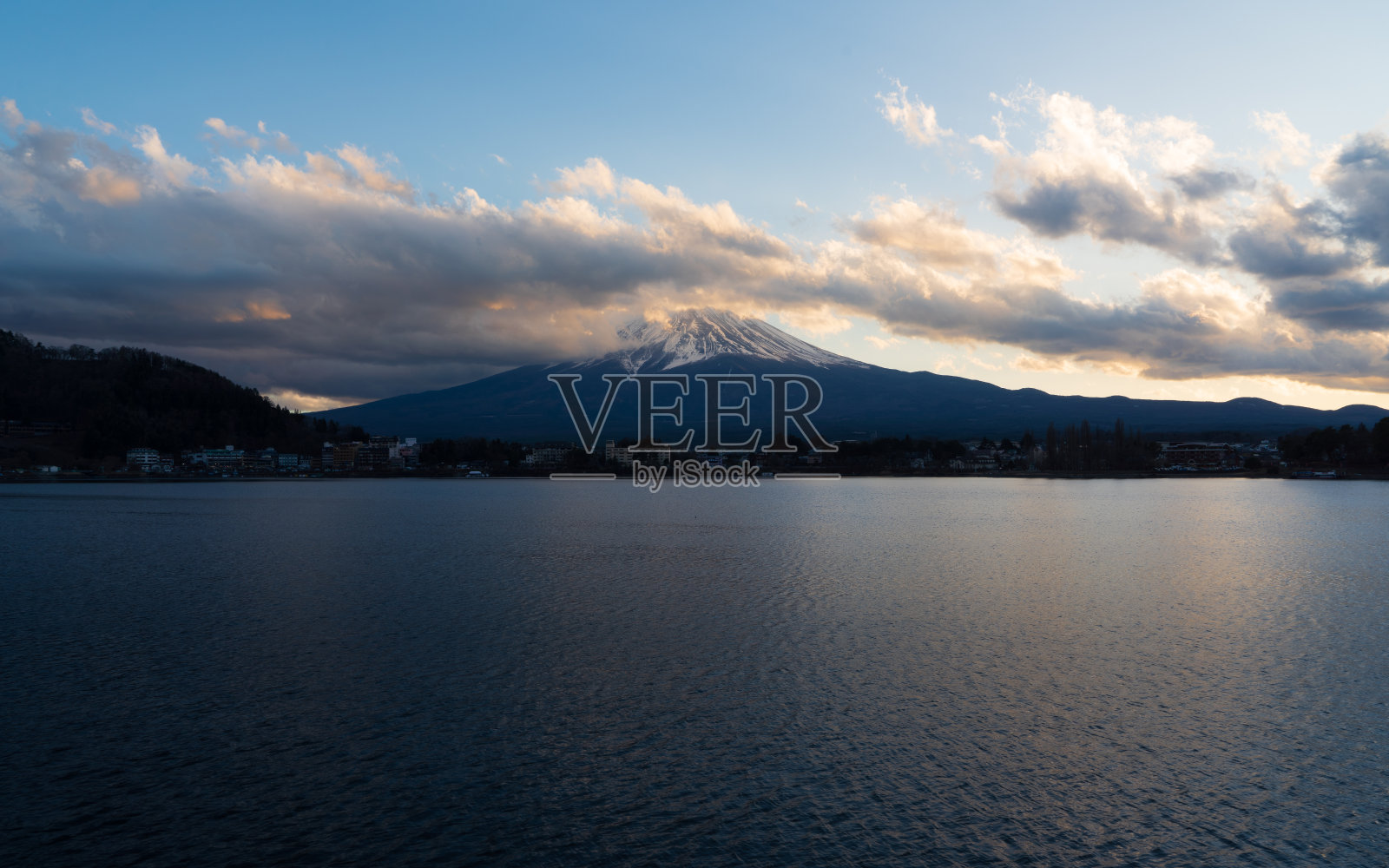 富士山川口湖畔照片摄影图片