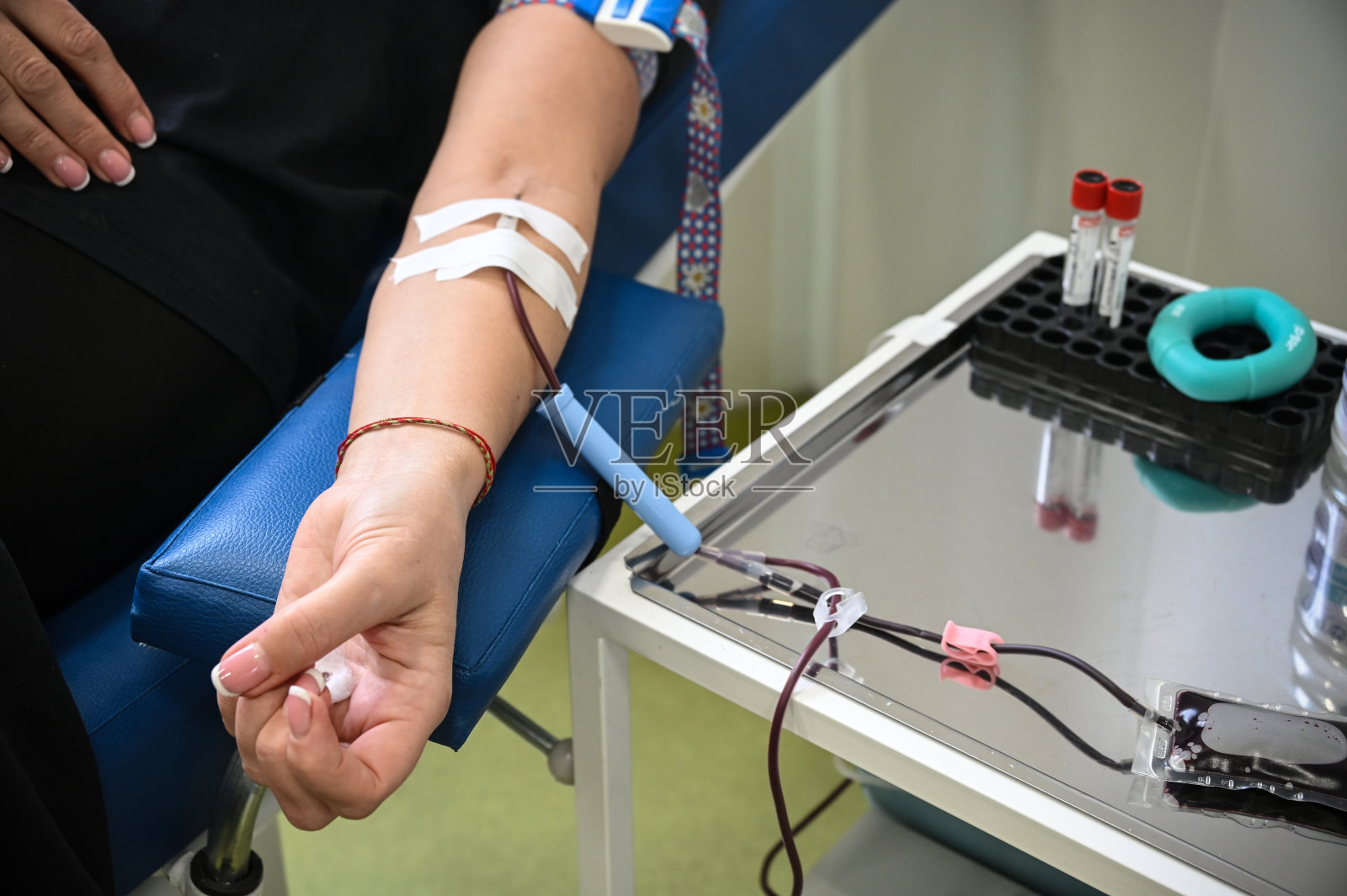 献血者献血照片摄影图片