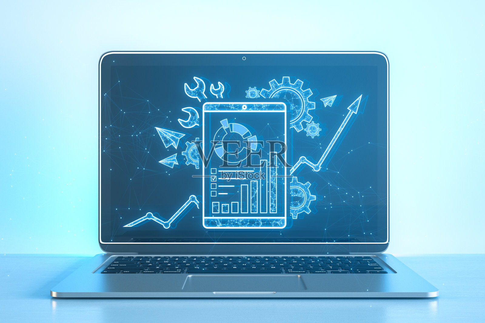 笔记本电脑的特写与创造性的多边形界面与齿轮和业务图表在蓝色背景。项目管理、维护工具和在线财务系统的概念。3 d渲染。照片摄影图片