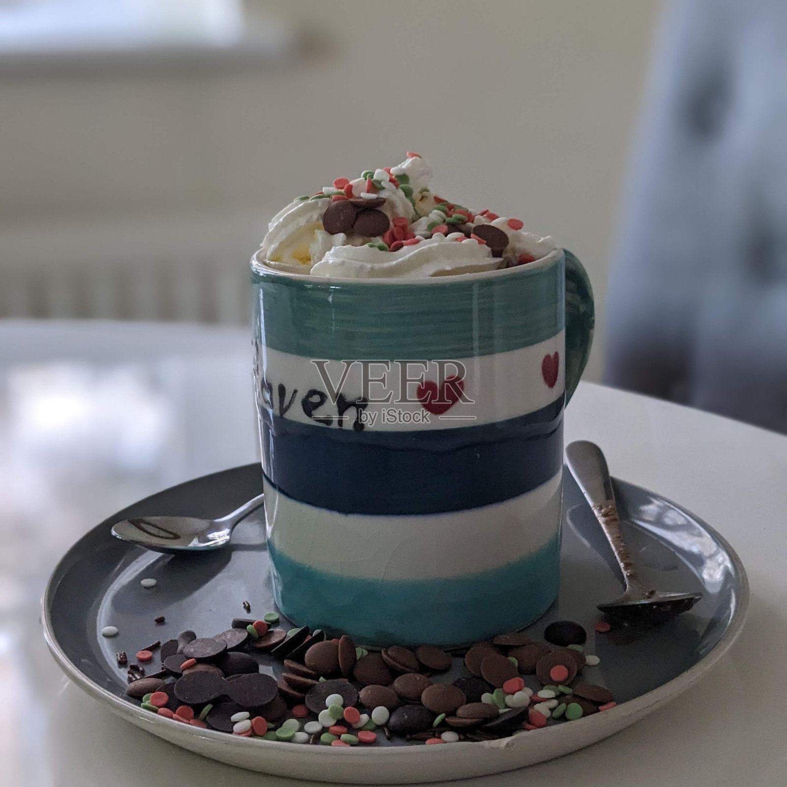 喝一杯热巧克力照片摄影图片