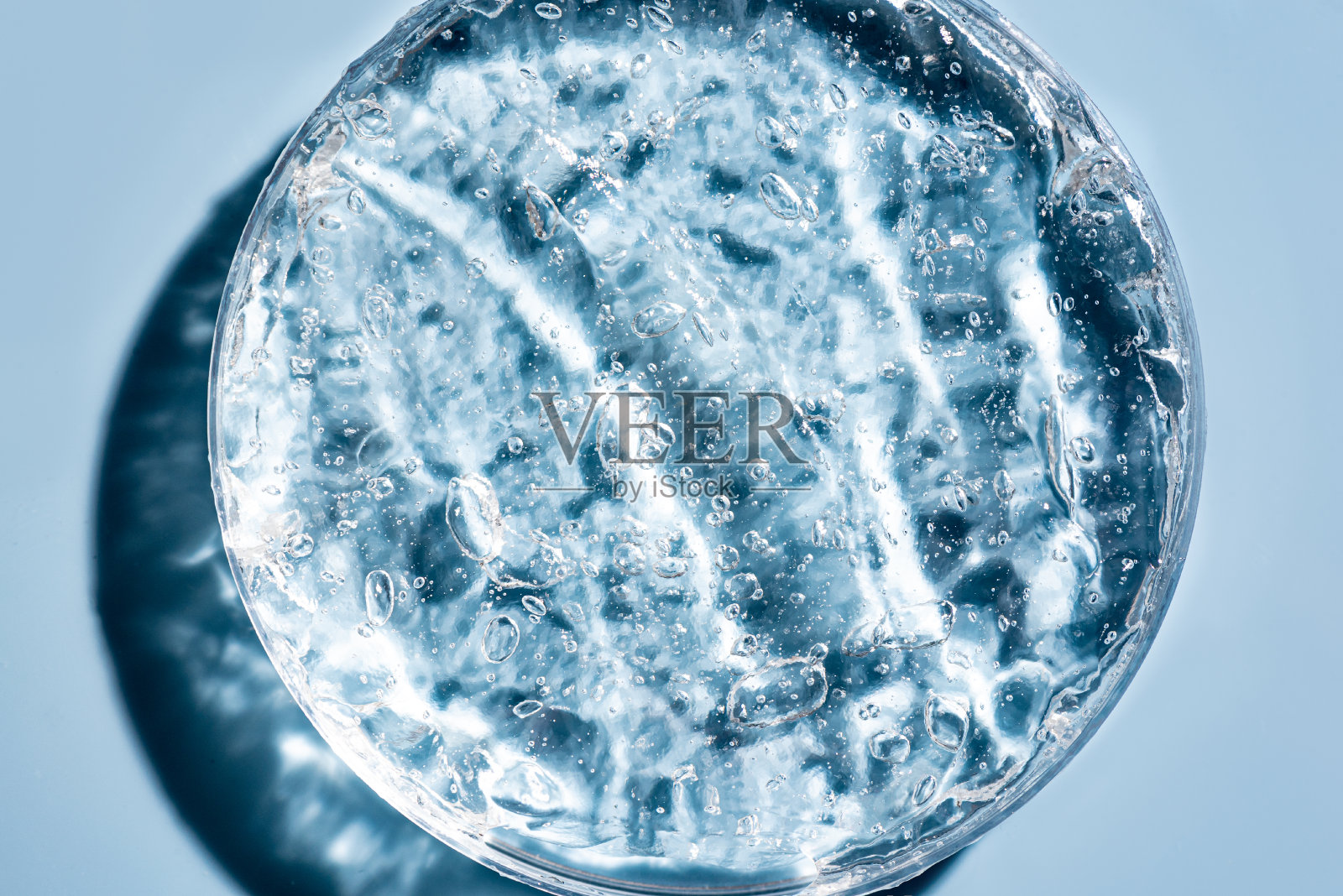 在培养皿中有气泡的凝胶结构照片摄影图片