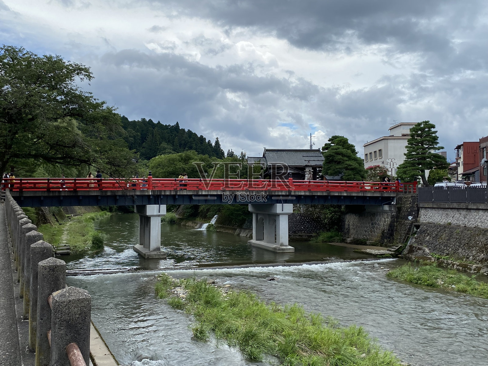日本-高山村-老城区的老红桥照片摄影图片