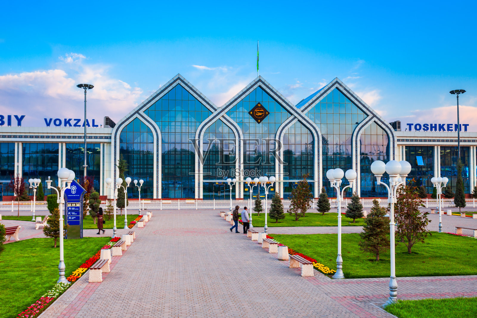 塔什干尤兹尼火车站照片摄影图片