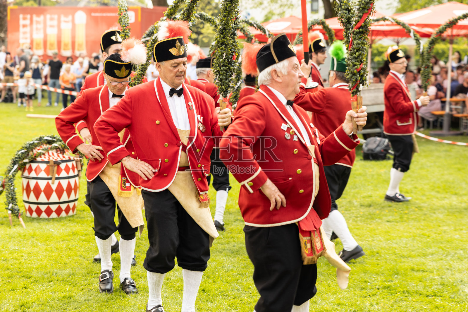 施蒂格尔五月花柱节上的传统舞蹈