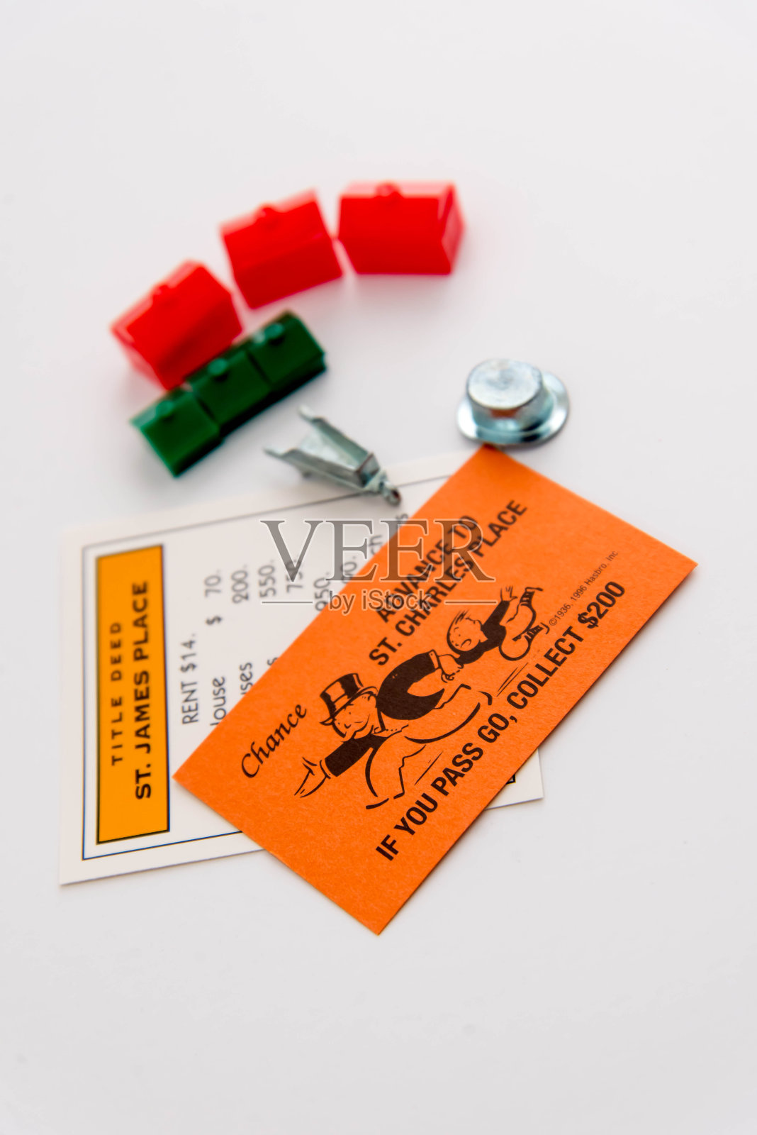 大富翁-圣詹姆斯地方卡,棋子,酒店和房子照片摄影图片