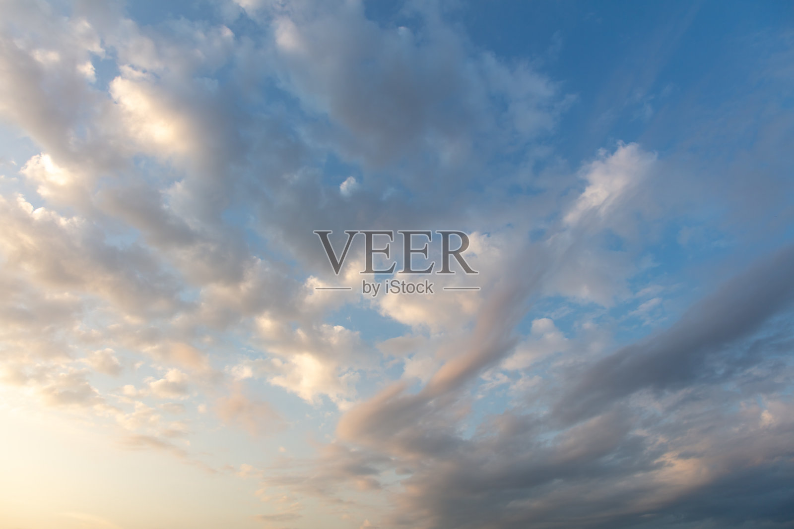 日落时天空中的云照片摄影图片