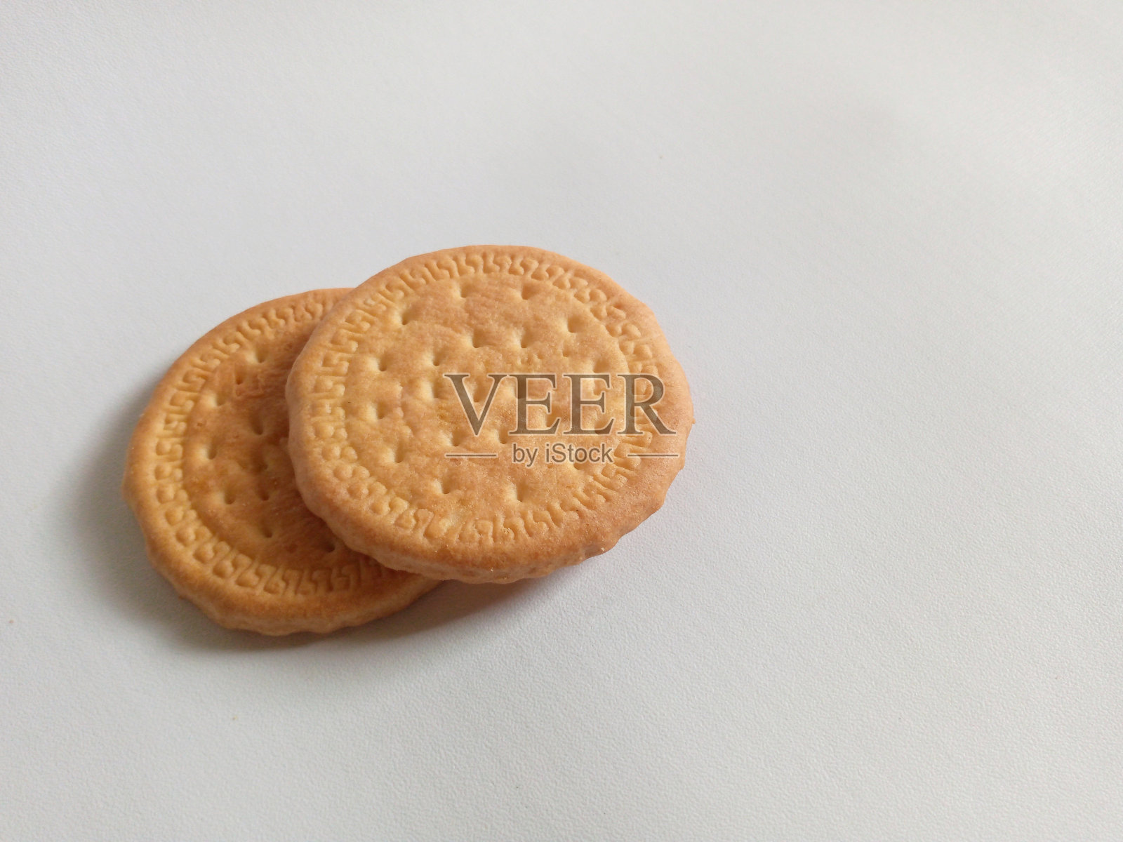 圆形饼干孤立在白色的背景上照片摄影图片