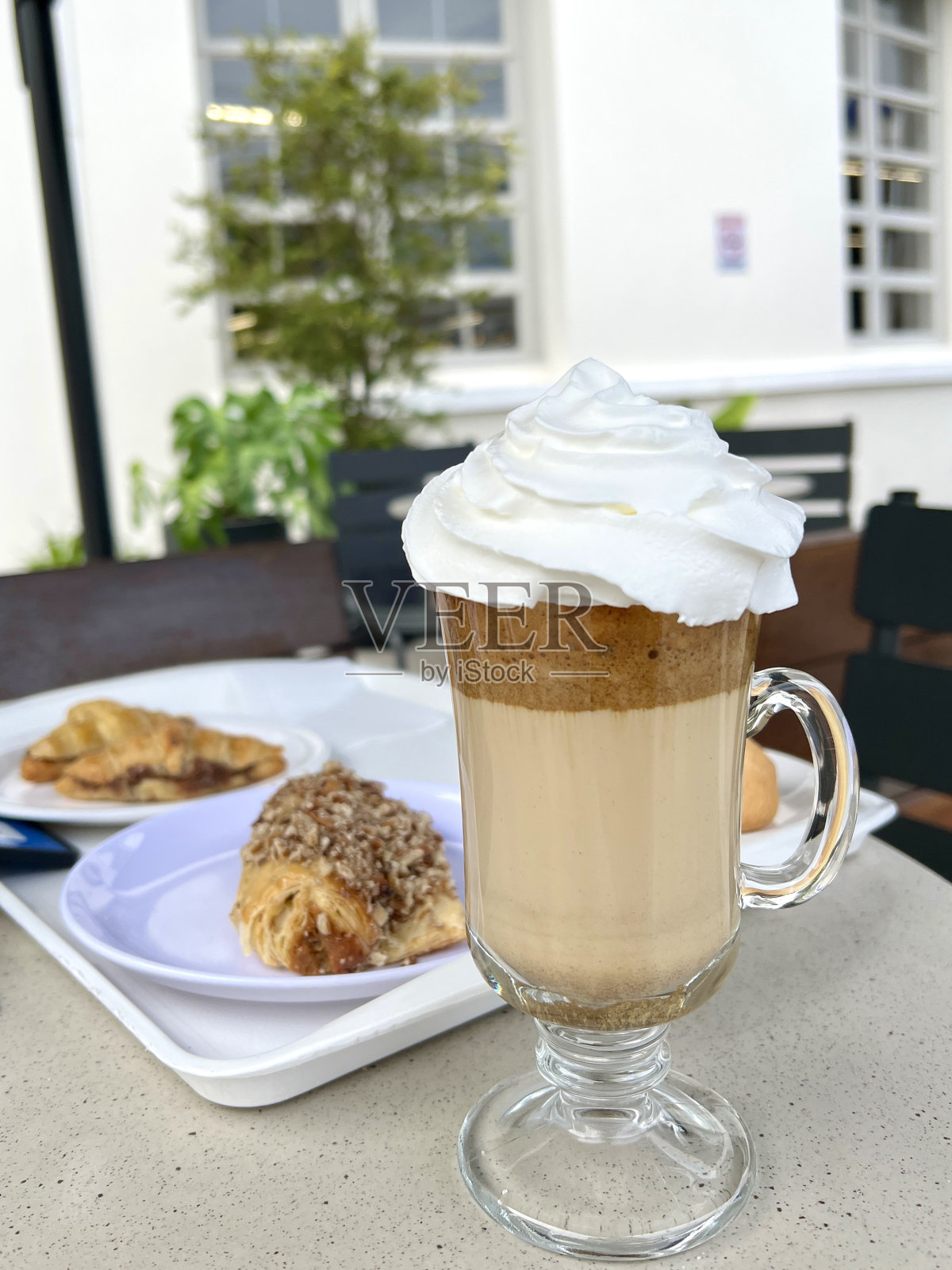 卡布奇诺和甜点照片摄影图片