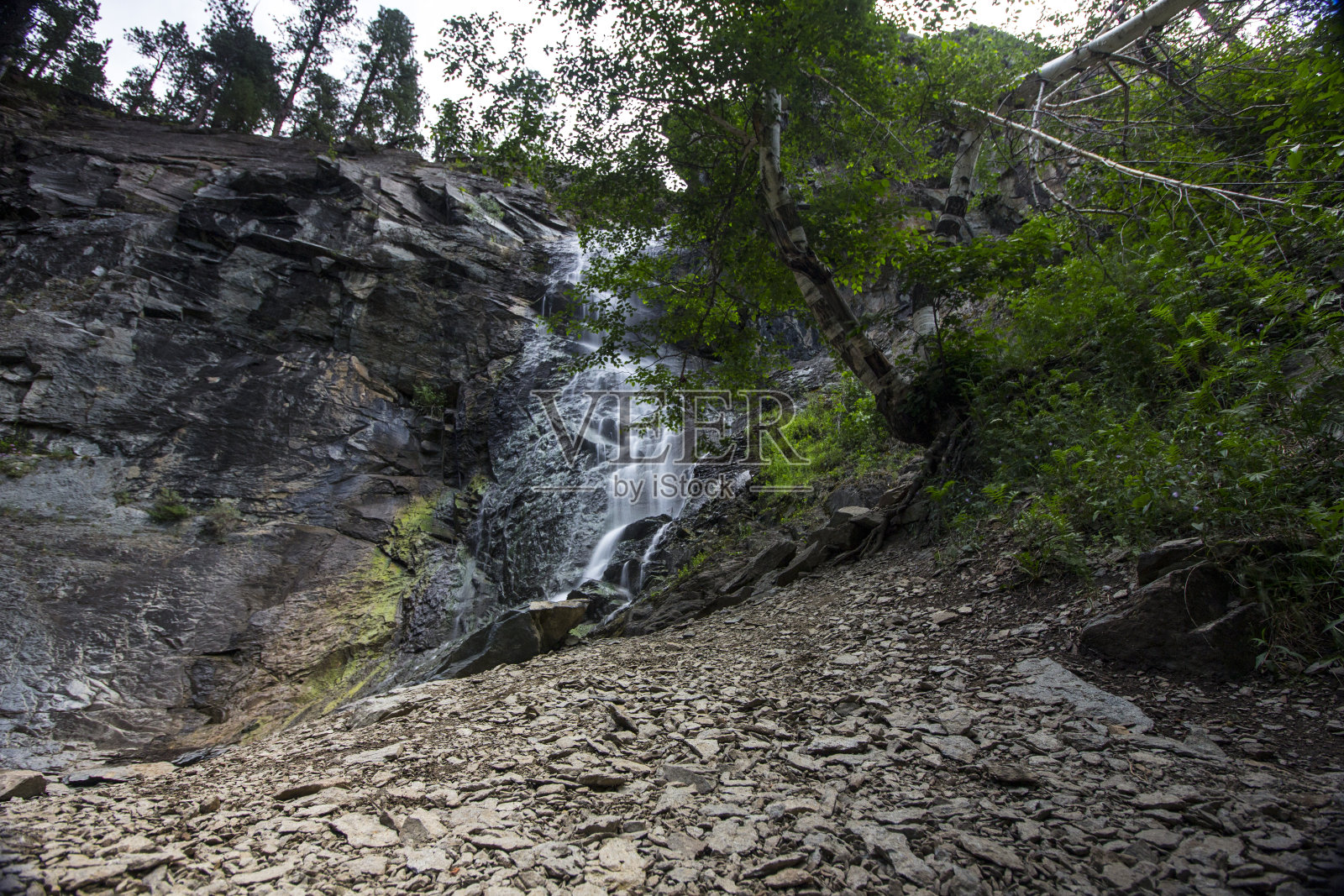 新娘面纱瀑布，鱼叉峡谷风景秀丽的小路，南达科他州照片摄影图片