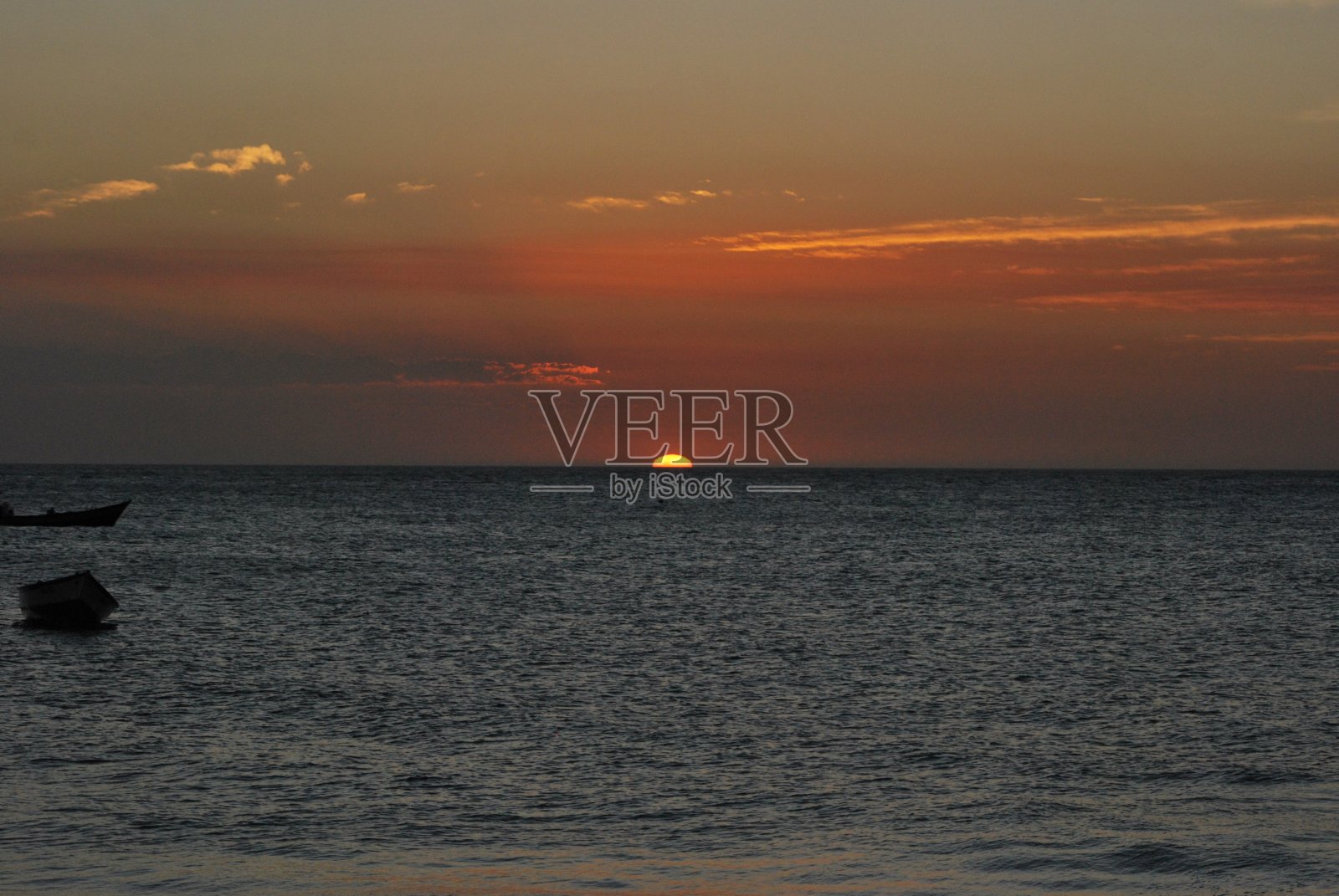 玛格丽塔岛上壮观的日落。照片摄影图片