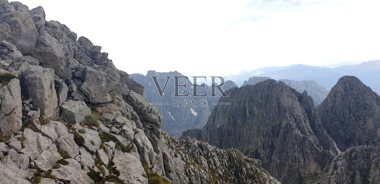 大自然的威严:徒步旅行和山地冒险照片摄影图片