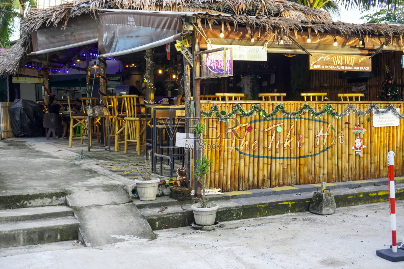 泰国普吉岛泻湖地区。猪滩和海照片摄影图片