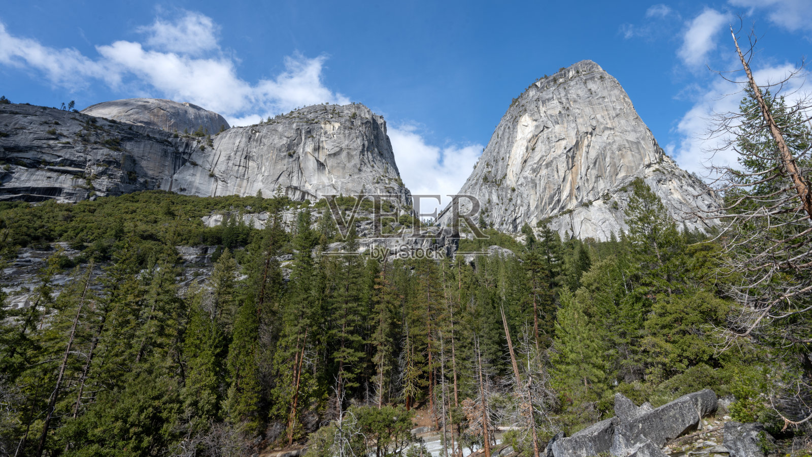 布罗德里克山和自由帽照片摄影图片