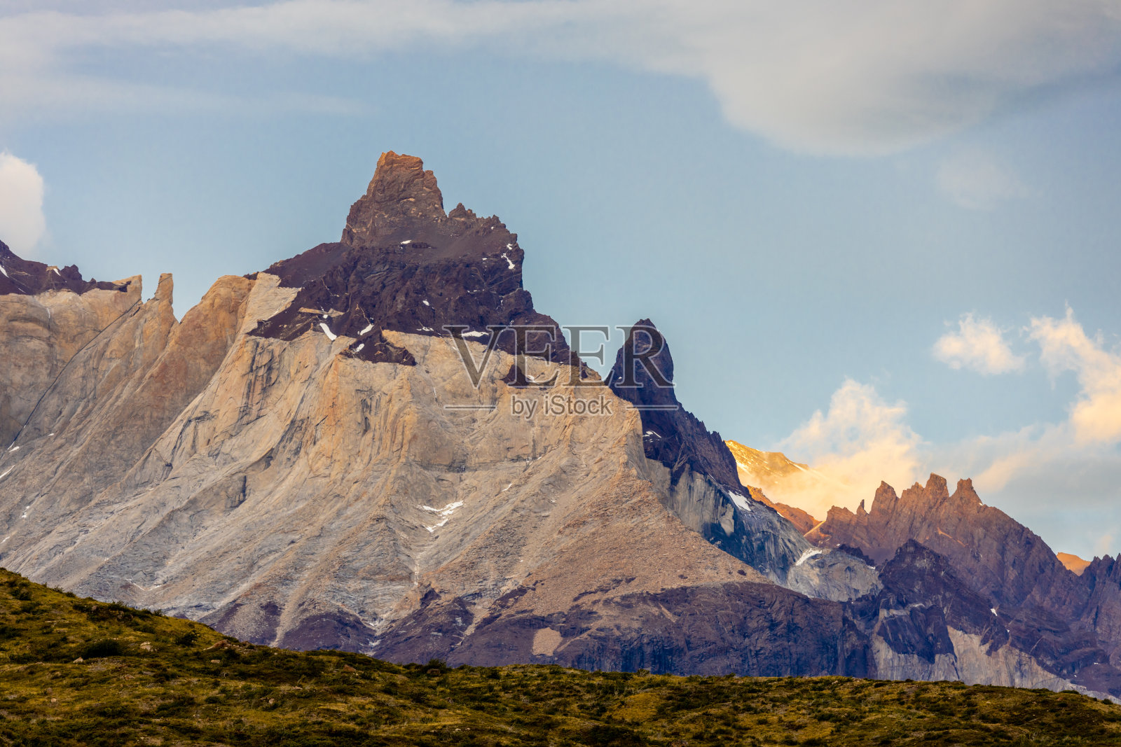 智利巴塔哥尼亚的托雷斯德尔潘恩山景观照片摄影图片
