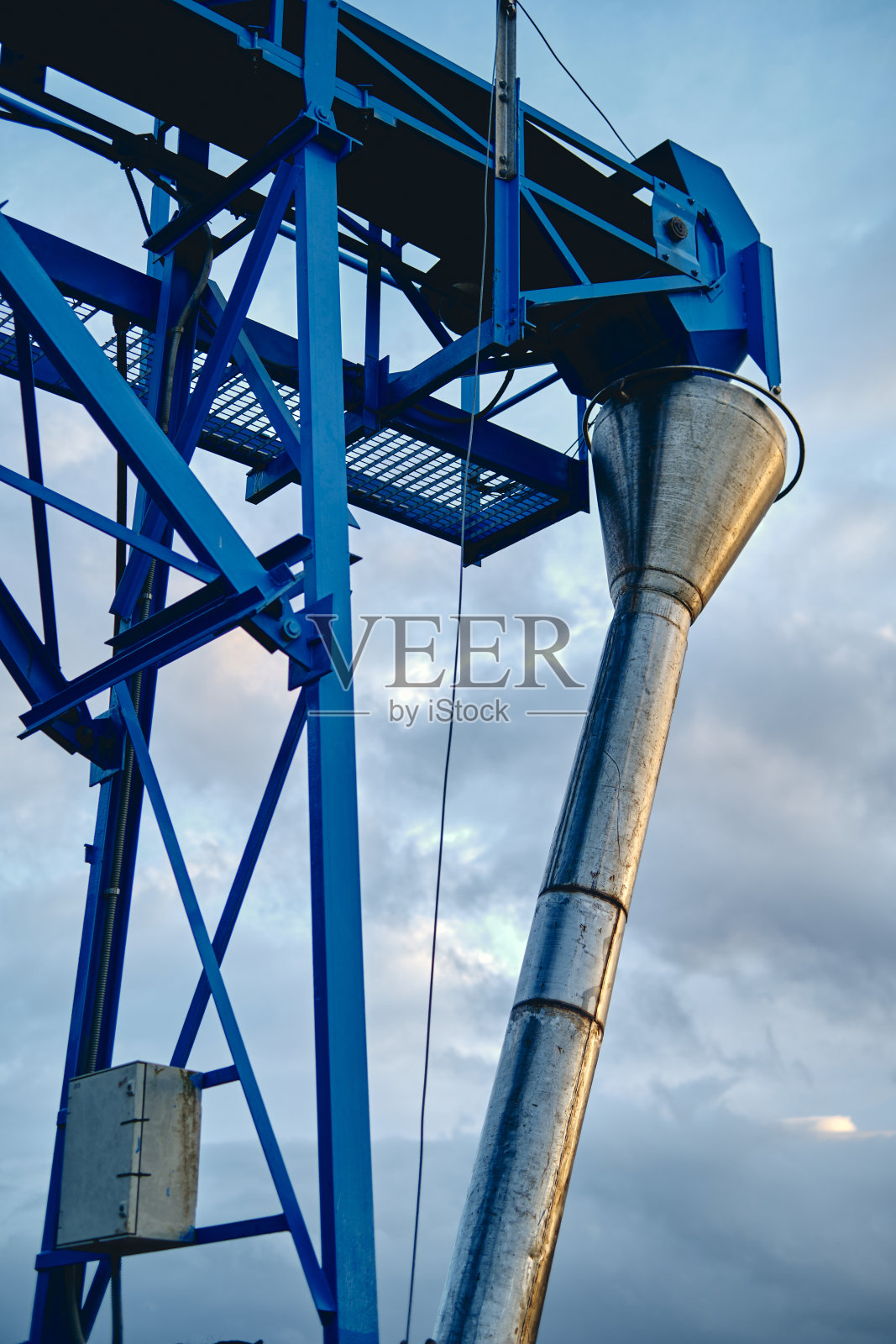 港区工业设施的结构。照片摄影图片