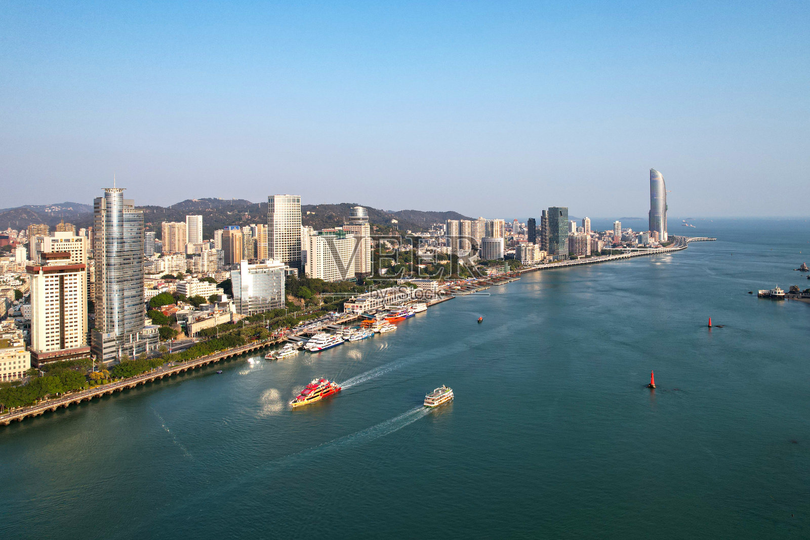 俯瞰海滨城市照片摄影图片