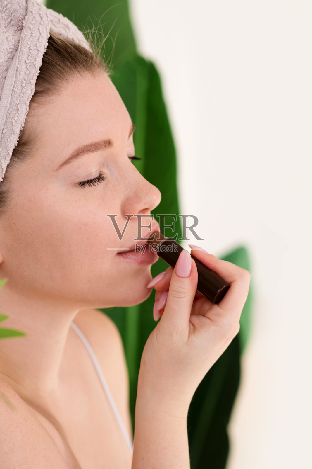 女士用毛巾化妆照片摄影图片