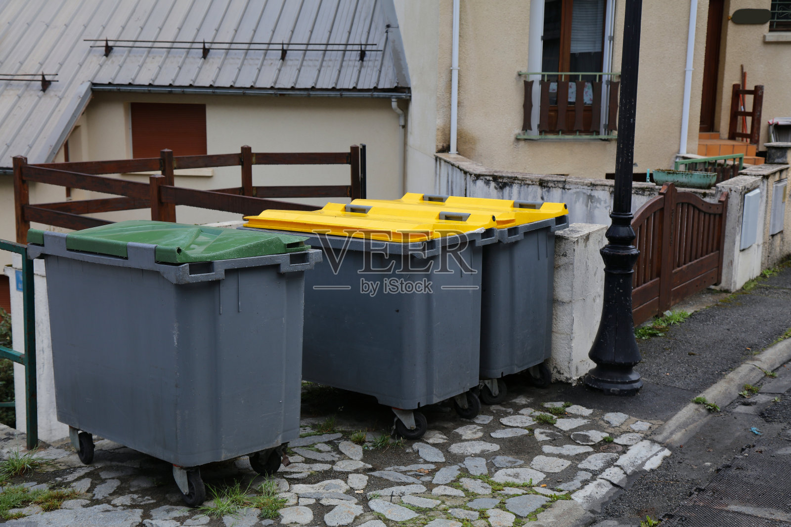 法国的生活垃圾分类照片摄影图片