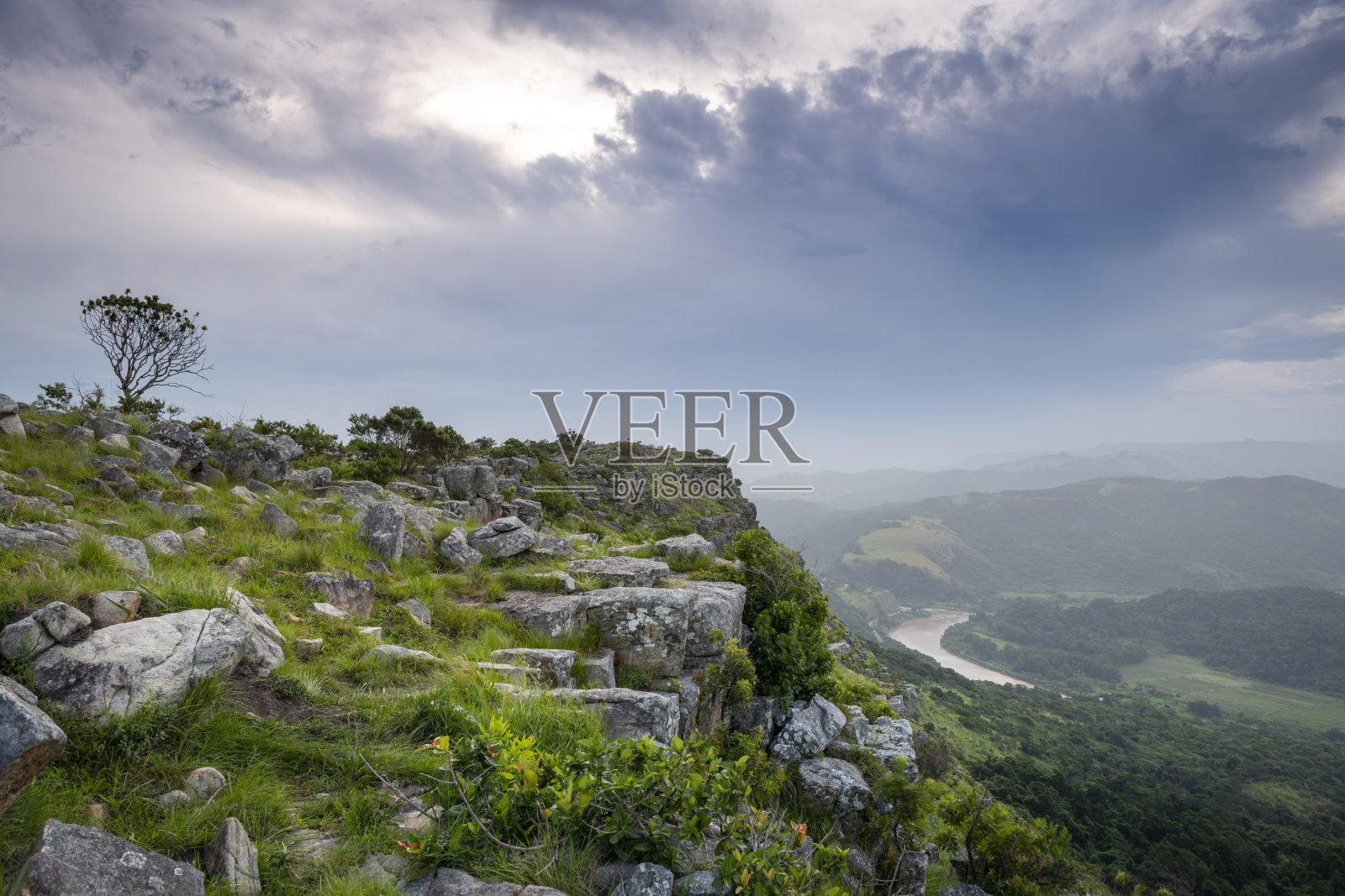 圣约翰港，南非特兰斯凯或野生海岸地区的乌姆津武布河照片摄影图片