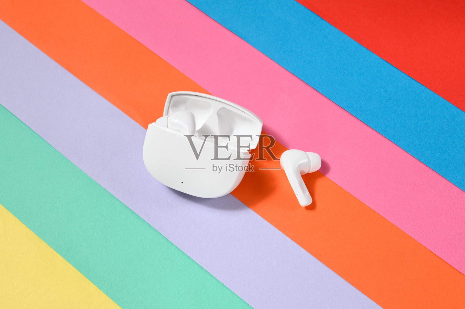 无线耳机。照片摄影图片