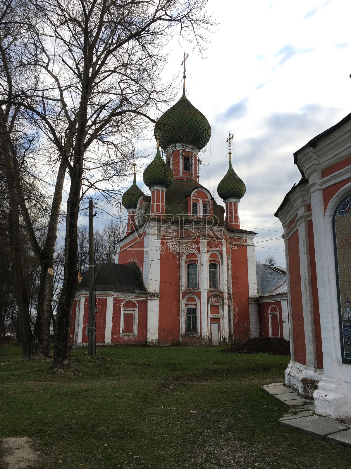 2023年6月9日，俄罗斯，欧洲，雅罗斯拉夫尔州，佩列斯拉夫尔-扎列斯基，金戒指，亚历山大·涅夫斯基教堂照片摄影图片