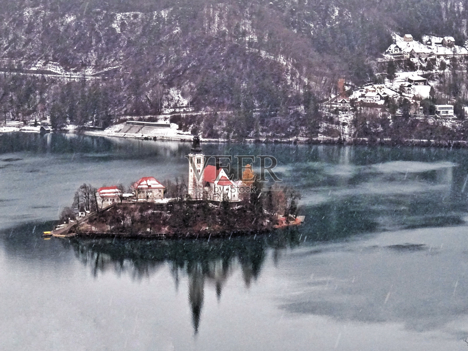 冬天的斯洛文尼亚布莱德岛照片摄影图片