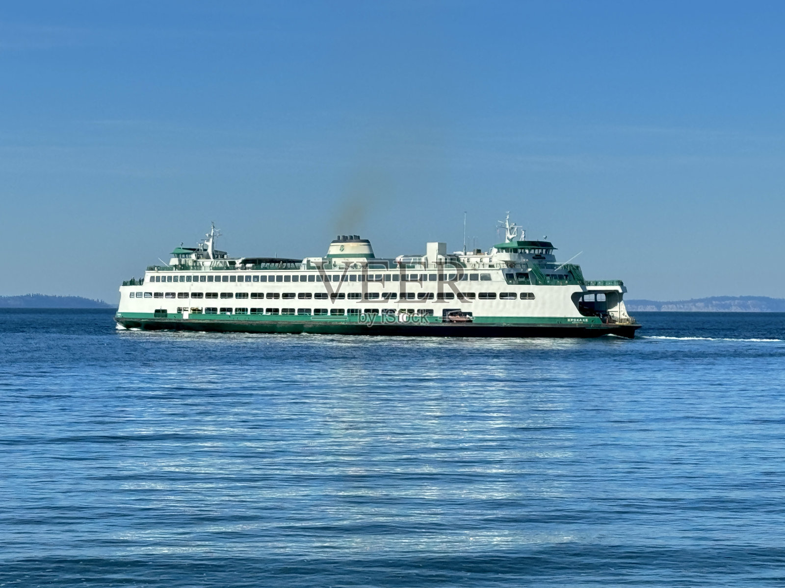 华盛顿州渡轮驶离埃德蒙兹照片摄影图片