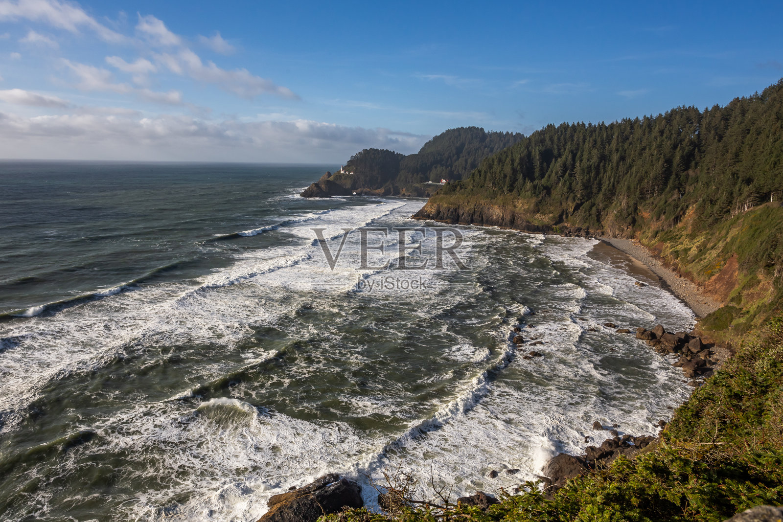 在俄勒冈州的赫塔岬灯塔地区，太平洋的美丽景色照片摄影图片