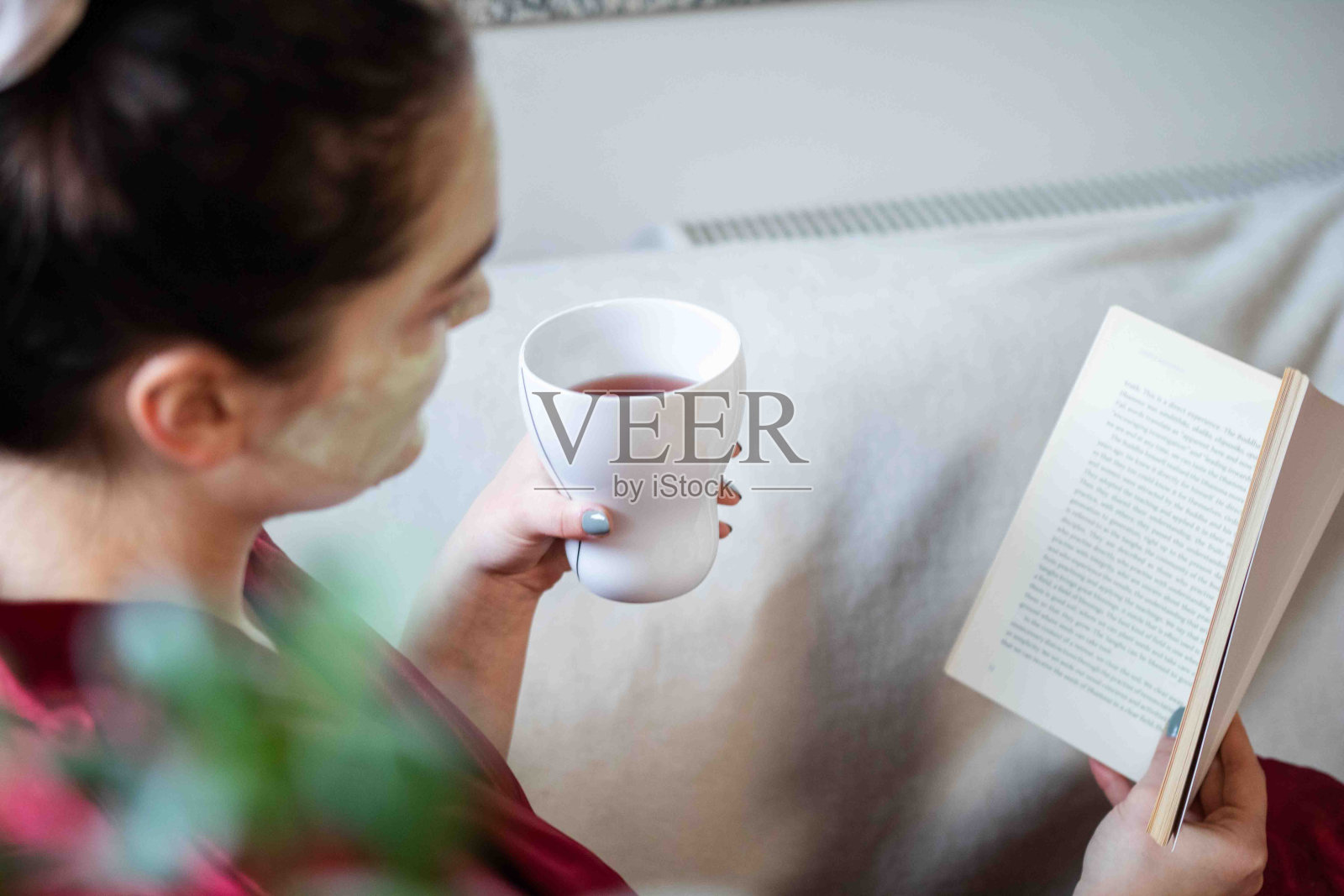 放松的家庭水疗时刻照片摄影图片