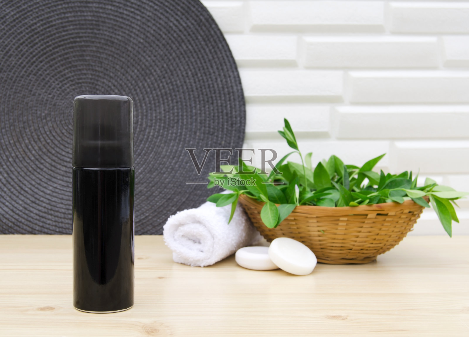 化妆品喷雾瓶模型。照片摄影图片