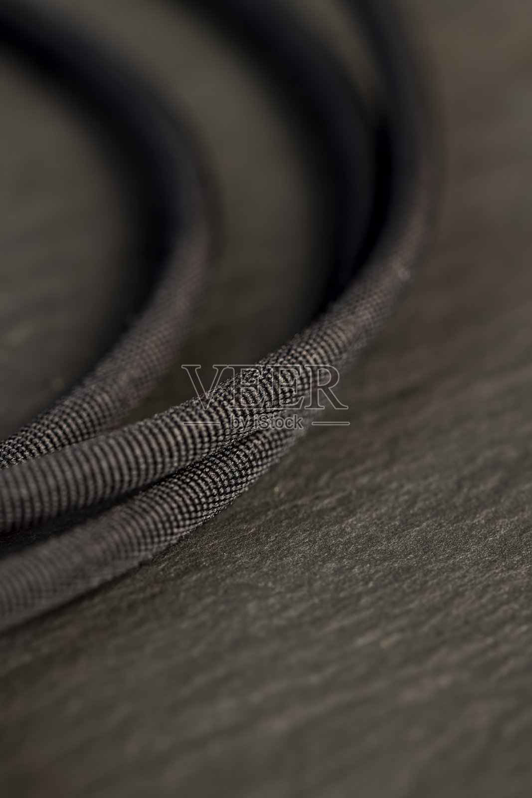 电细线在织物中缠绕以提高质量照片摄影图片