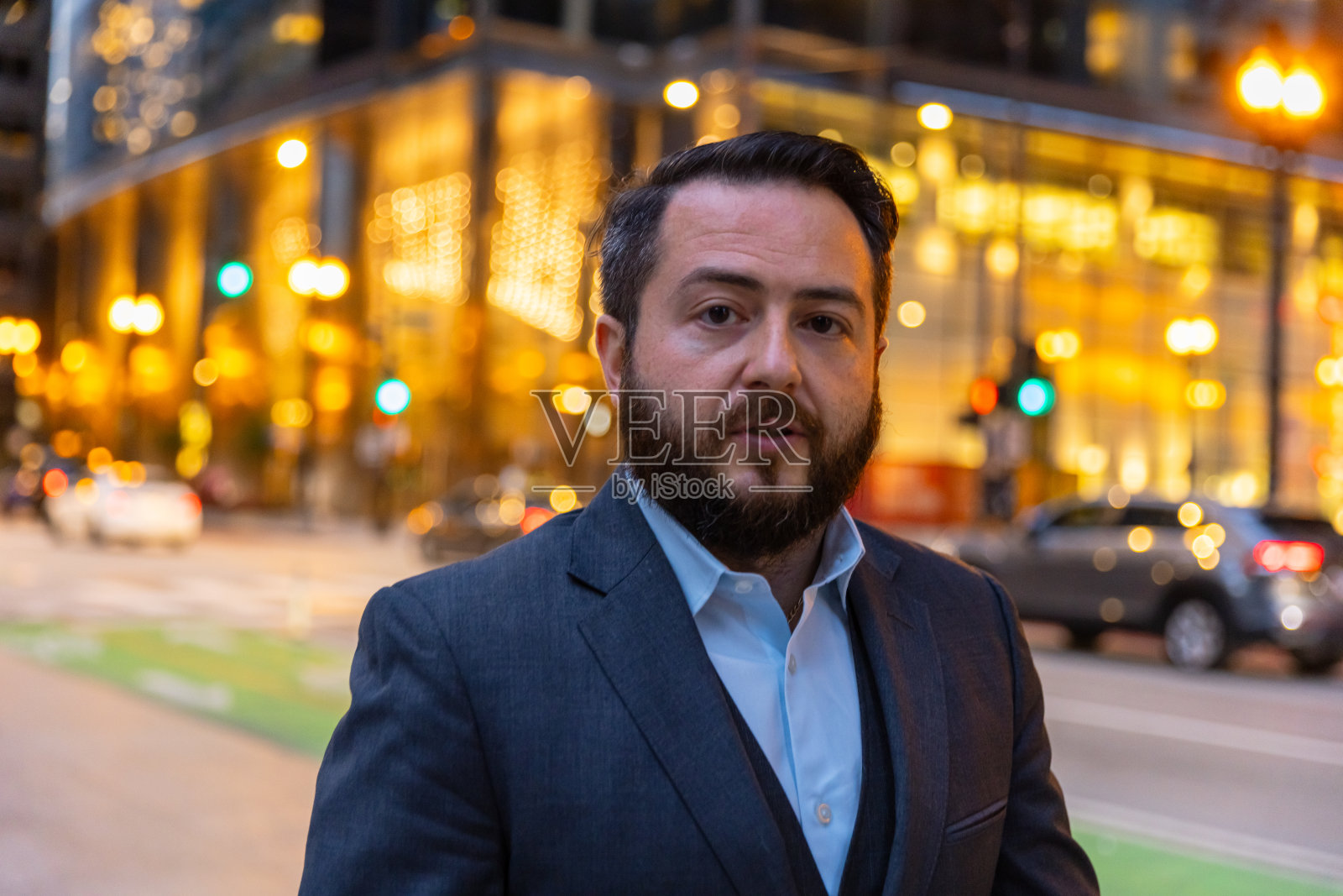 肖像的年轻成功的商人在芝加哥的中心-股票照片照片摄影图片