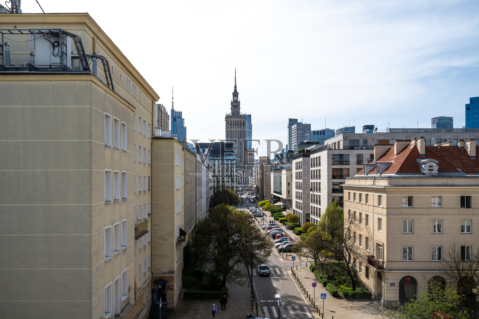 白天，华沙文化科学宫的远处镜头照片摄影图片