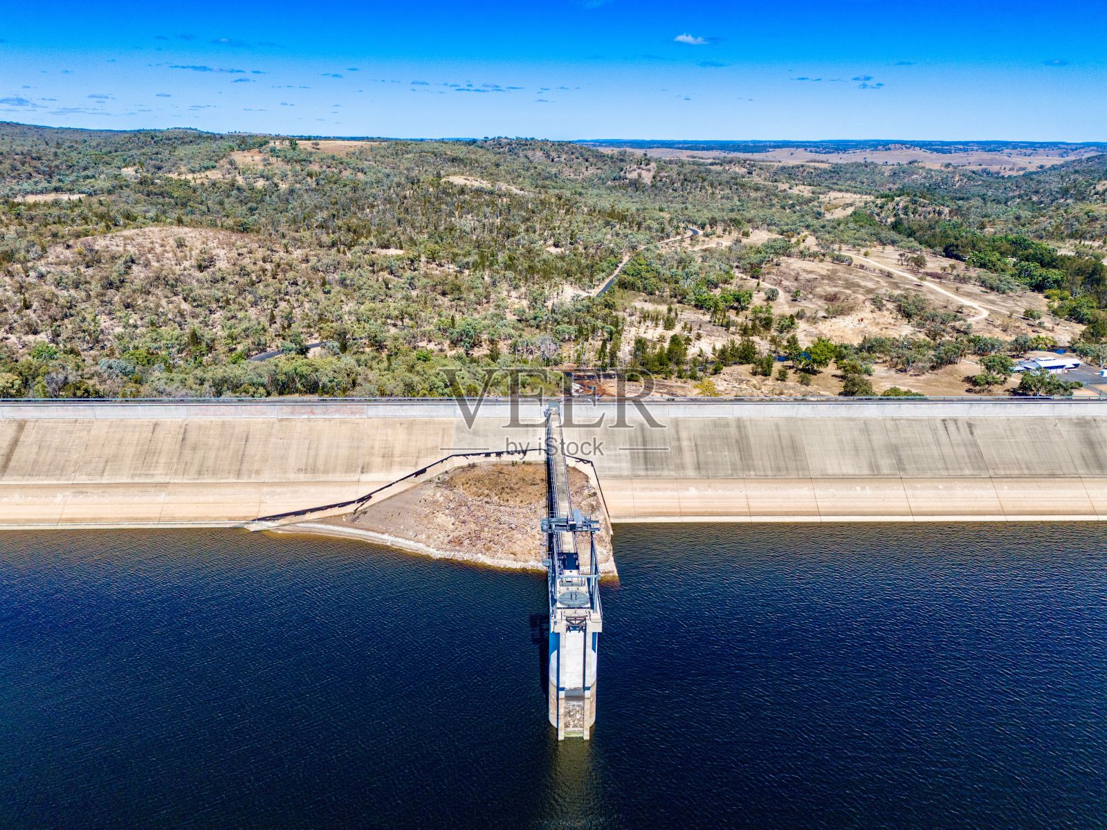 从平达里大坝鸟瞰图，新南威尔士州，澳大利亚在一个阳光明媚的日子照片摄影图片