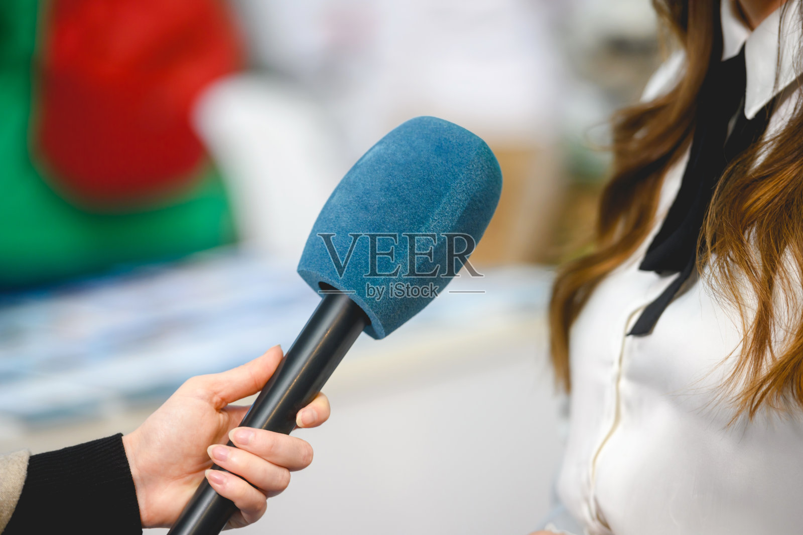 采访一位女商人照片摄影图片