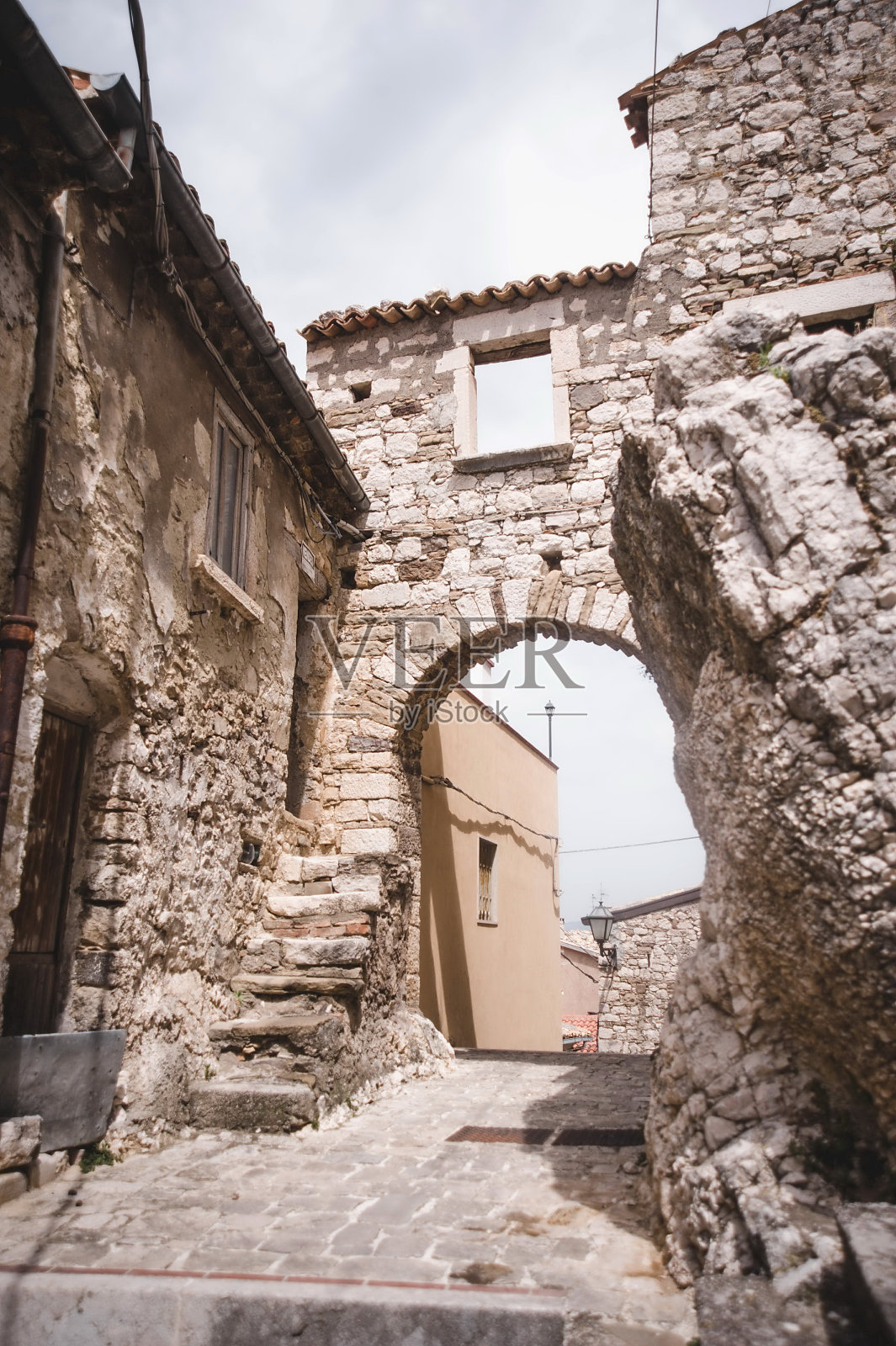 莫利塞山区的小镇照片摄影图片