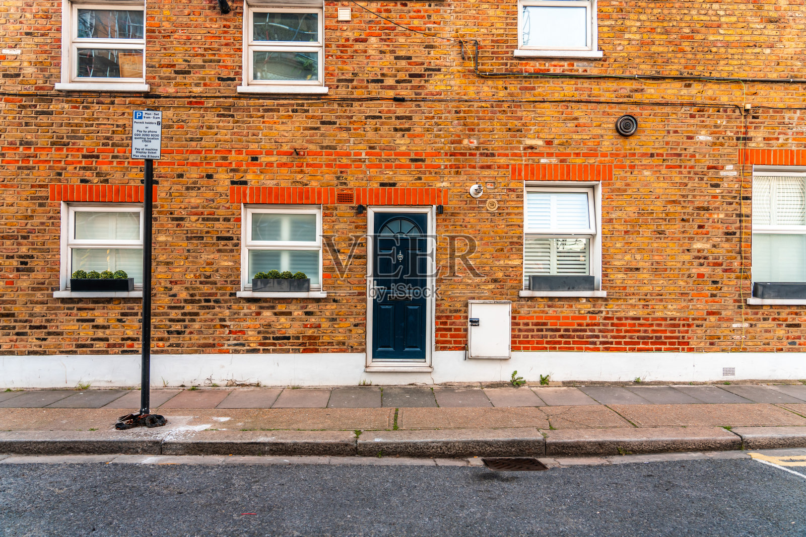 伦敦大街上的经典建筑墙照片摄影图片