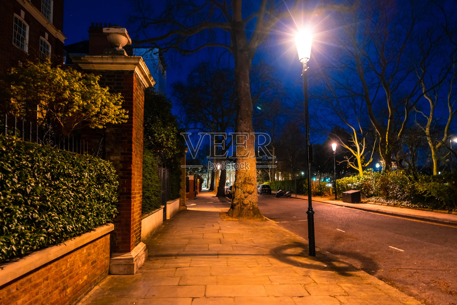 英国伦敦市中心的砖砌联排别墅照片摄影图片